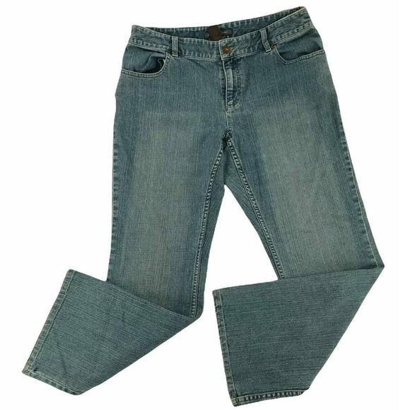 Liz Claiborne Jeans Women's Size 12P Flared Bootcut Med Wash Blue Comfort Denim - Picture 1 of 9